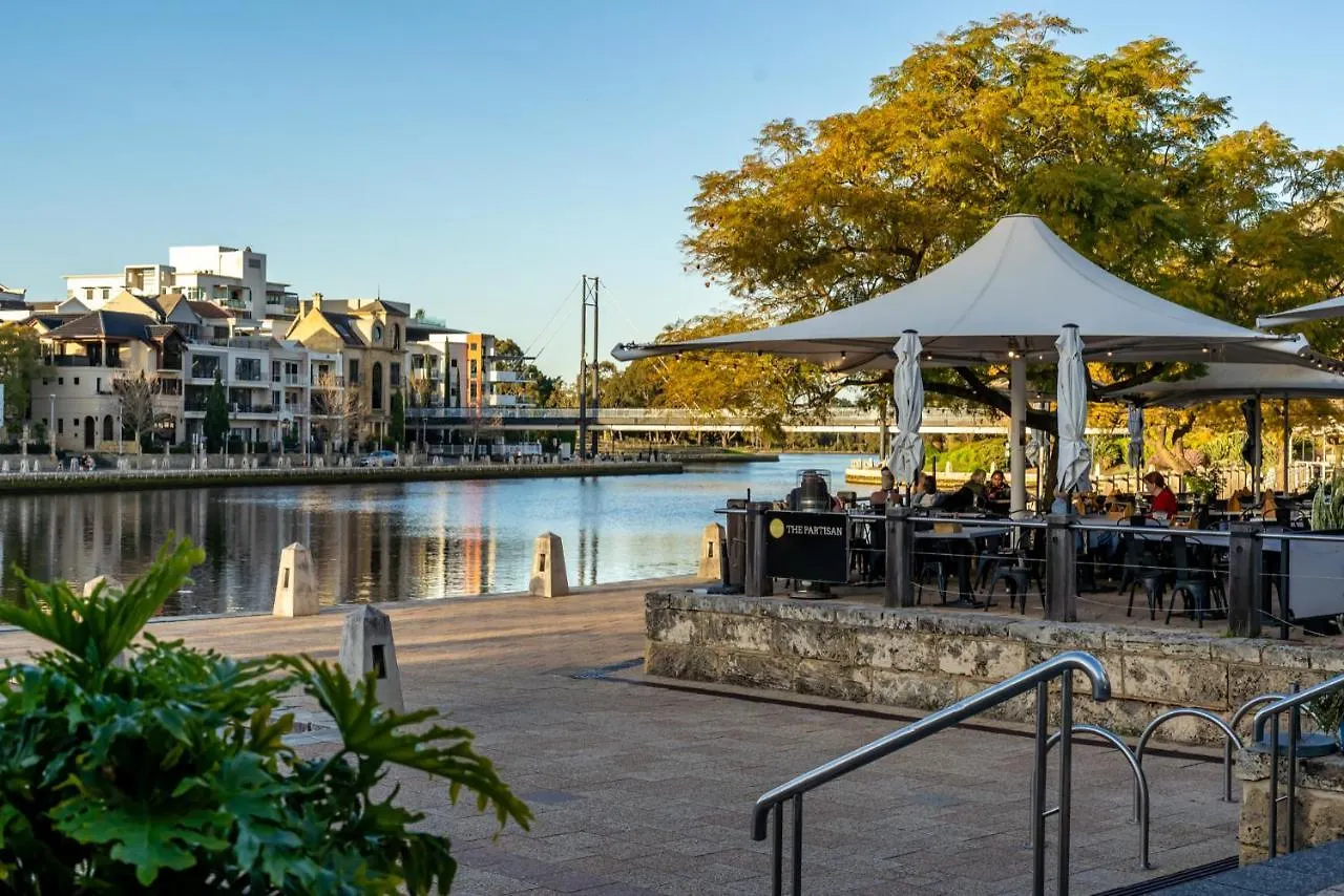 Riverside Panorama Suite Spectacular City Living パース 0*,  オーストラリア