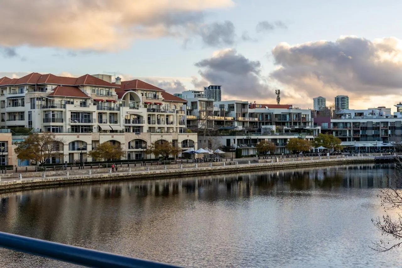 Riverside Panorama Suite Spectacular City Living パース